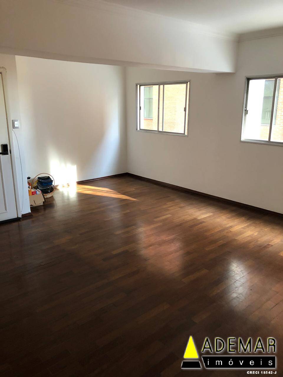 Apartamento à venda com 3 quartos, 107m² - Foto 31