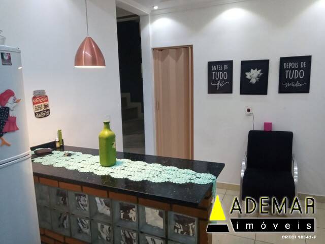 Casa à venda com 3 quartos, 65m² - Foto 5