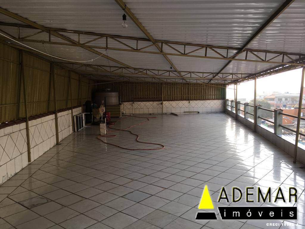 Casa à venda com 3 quartos, 600m² - Foto 11