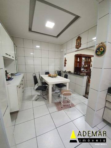 Casa à venda com 3 quartos, 195m² - Foto 12