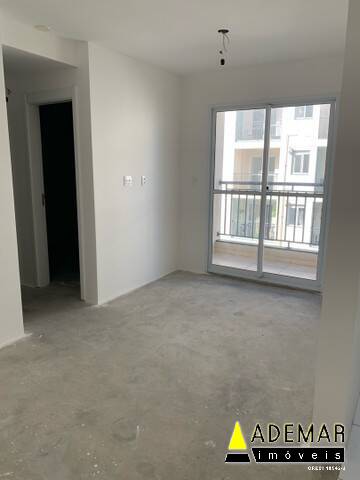 Apartamento à venda com 2 quartos, 60m² - Foto 3