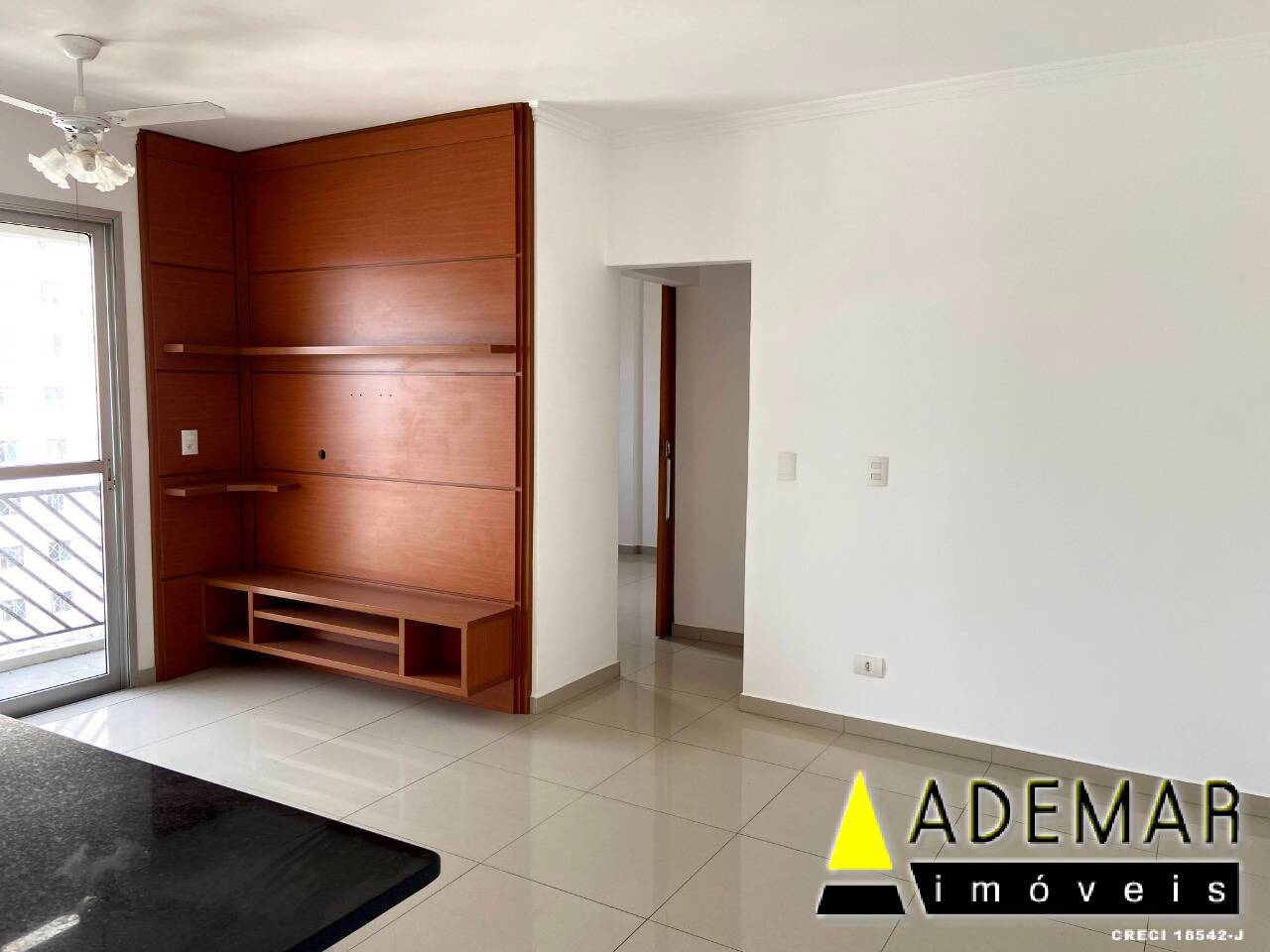 Apartamento à venda com 2 quartos, 63m² - Foto 1