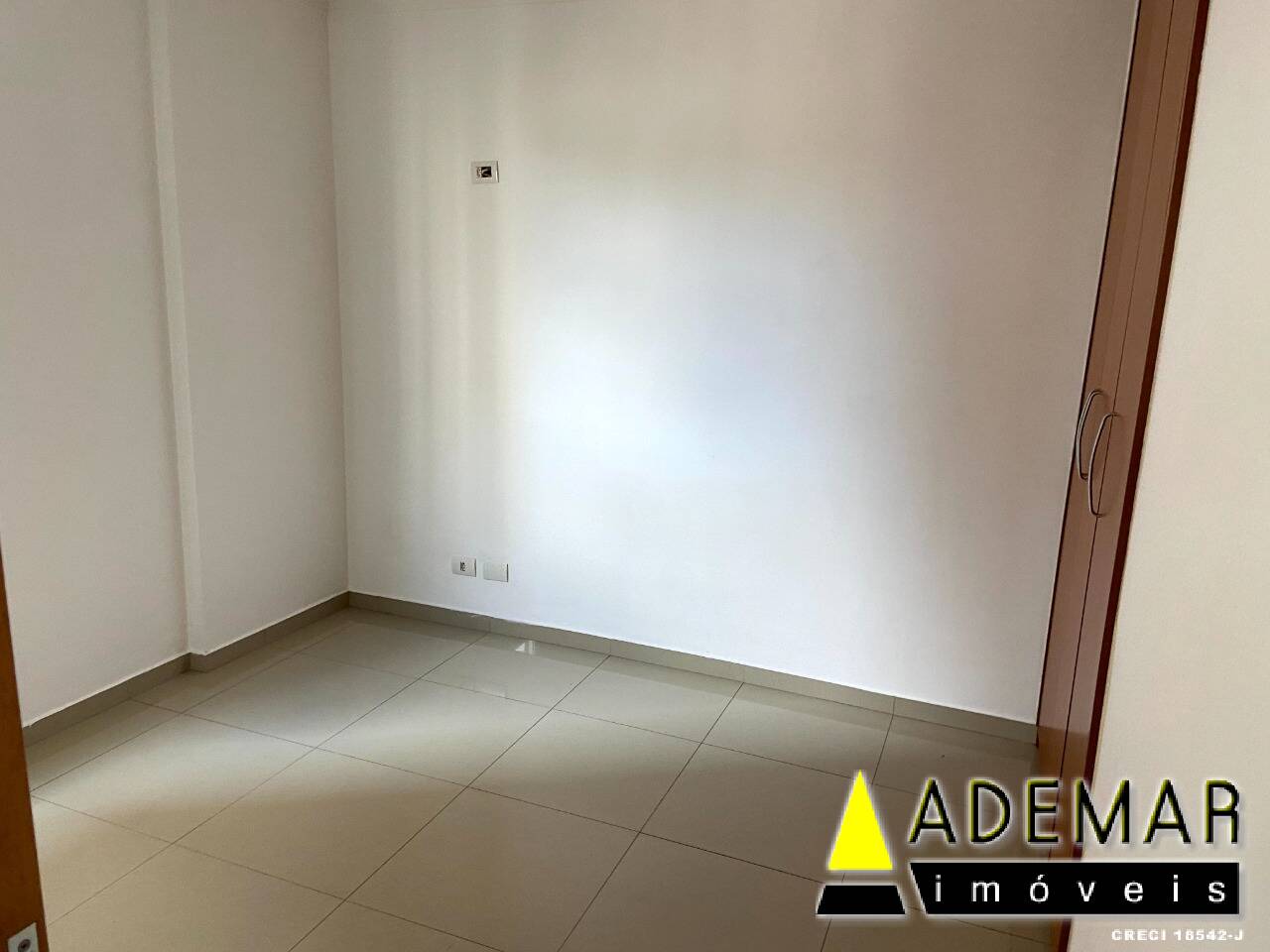 Apartamento à venda com 2 quartos, 63m² - Foto 5