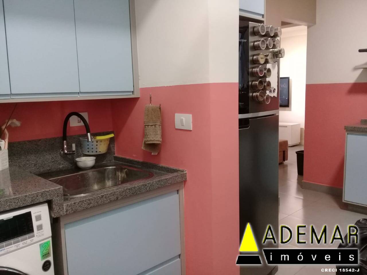 Apartamento à venda com 3 quartos, 74m² - Foto 2