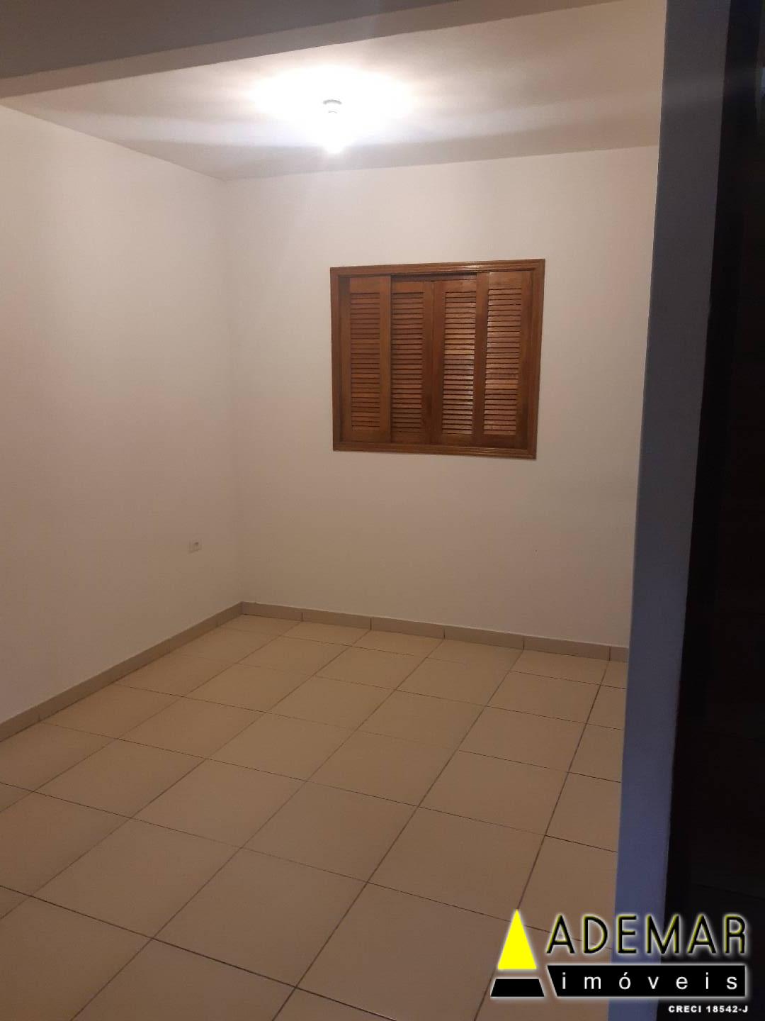 Casa à venda com 4 quartos, 170m² - Foto 3