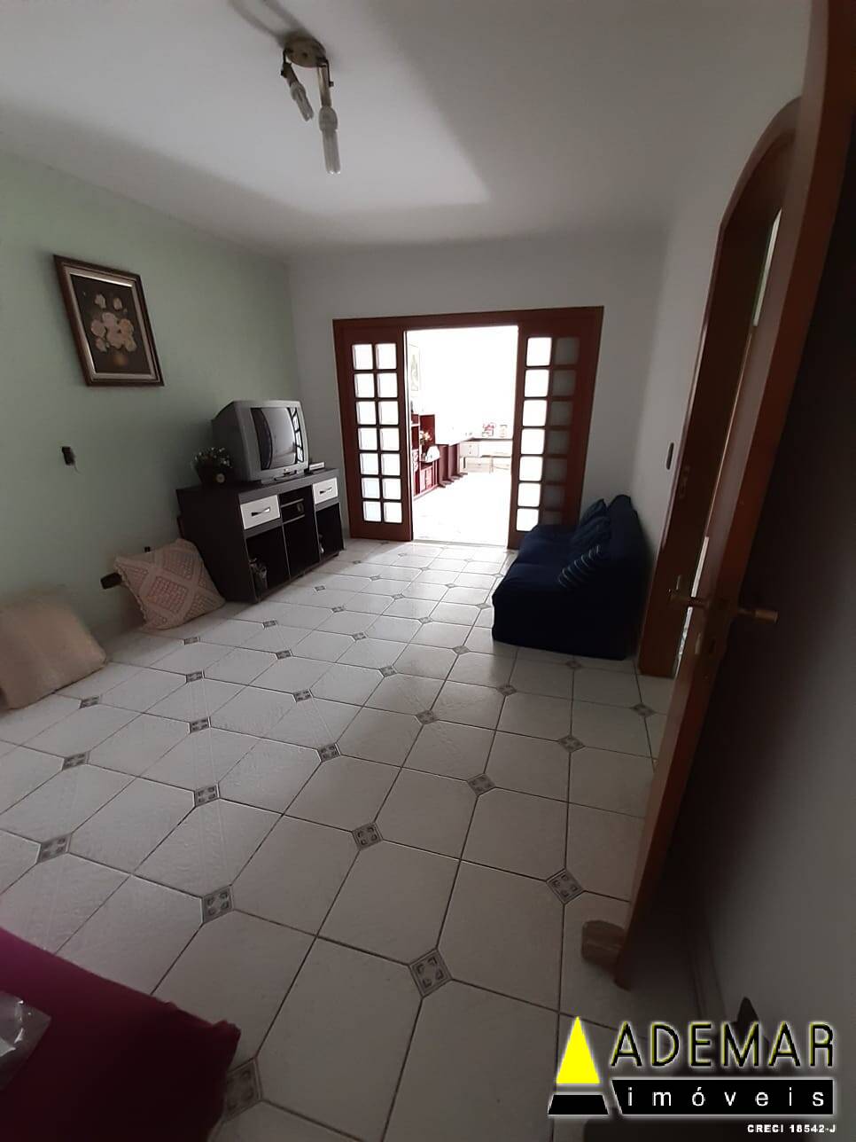 Casa à venda com 4 quartos, 270m² - Foto 2