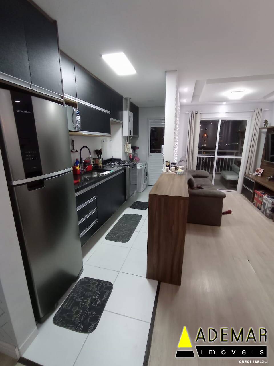 Apartamento à venda com 2 quartos, 56m² - Foto 1