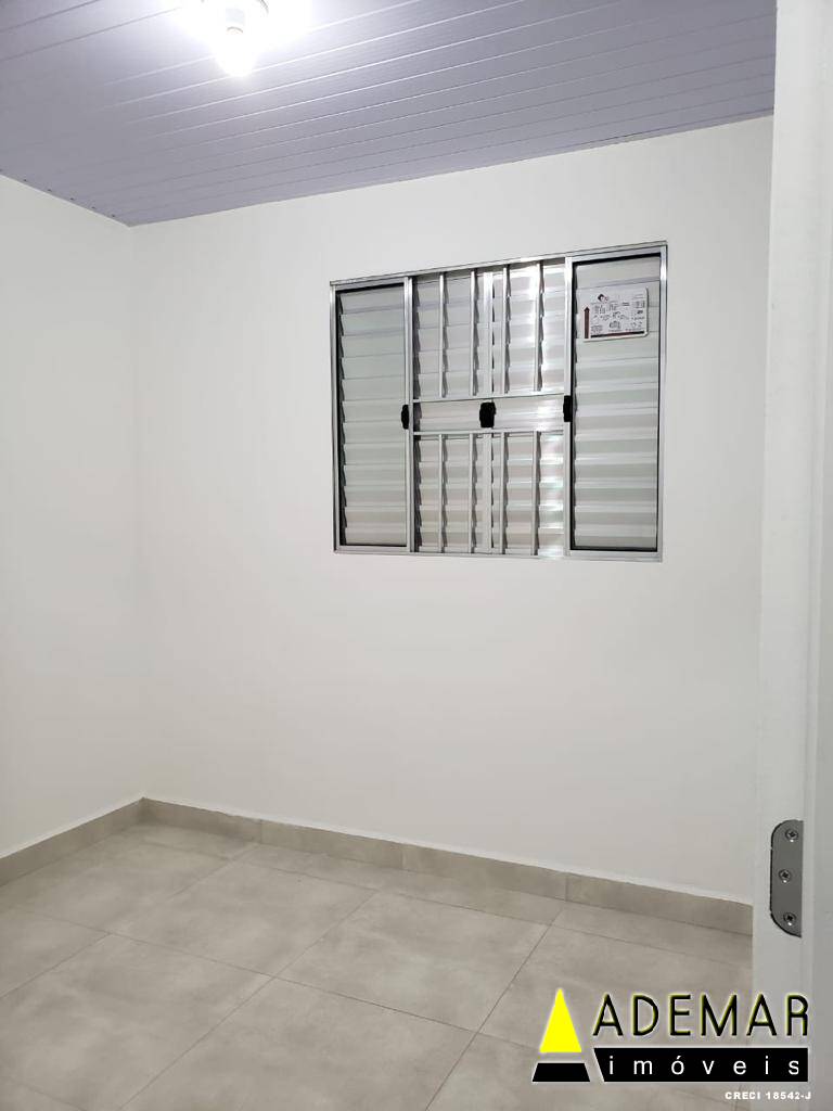 Casa à venda com 2 quartos, 250m² - Foto 4