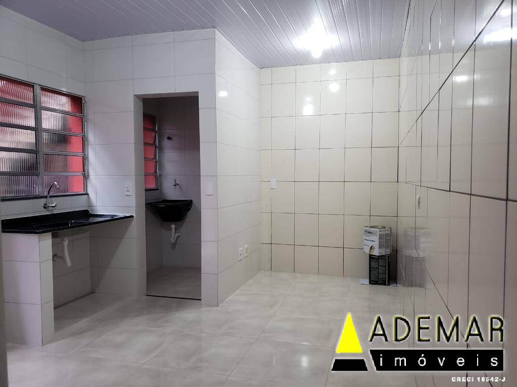 Casa à venda com 2 quartos, 250m² - Foto 15