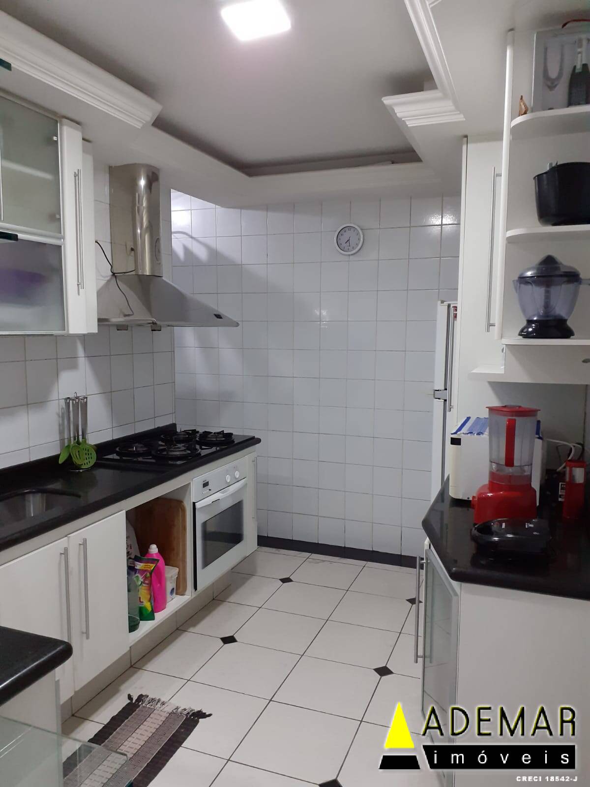 Apartamento à venda com 1 quarto, 63m² - Foto 8