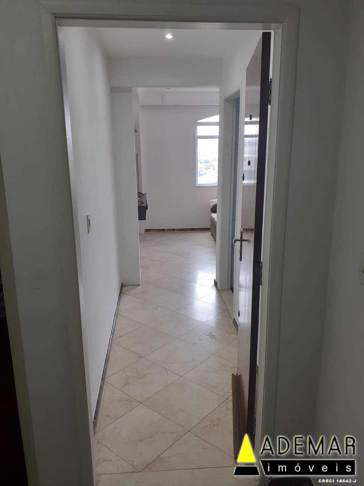 Apartamento à venda com 1 quarto, 63m² - Foto 7