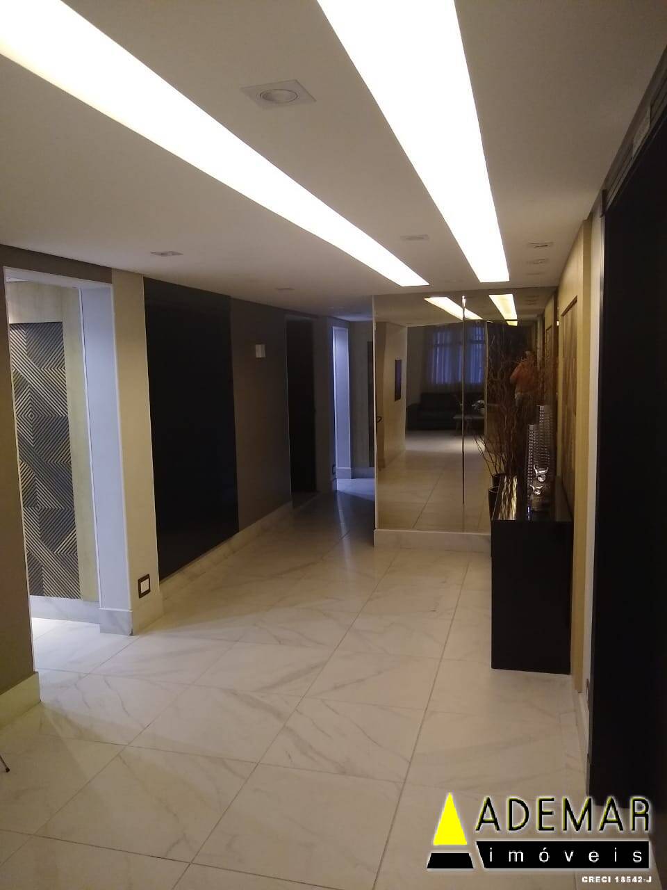 Apartamento à venda com 2 quartos, 65m² - Foto 8