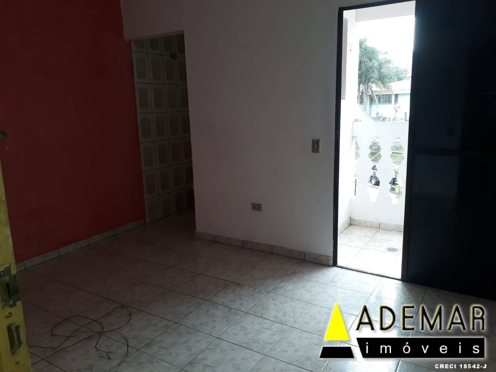 Casa à venda com 3 quartos, 192m² - Foto 2