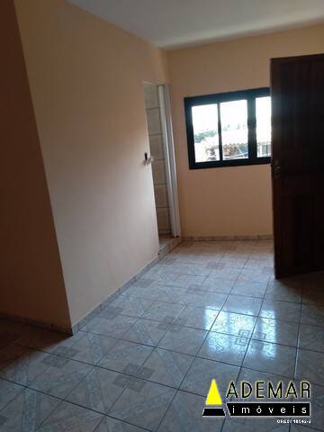 Casa à venda com 4 quartos, 80m² - Foto 3