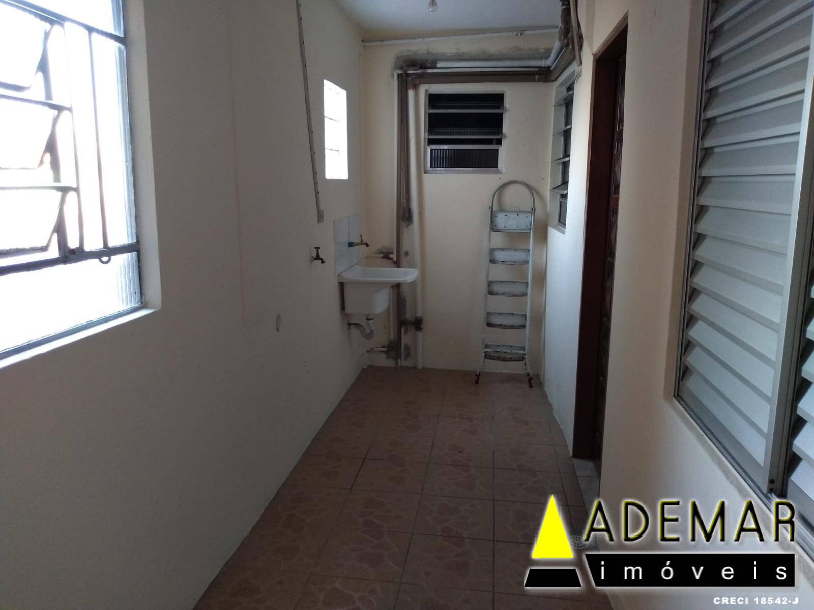 Casa à venda com 6 quartos, 400m² - Foto 16