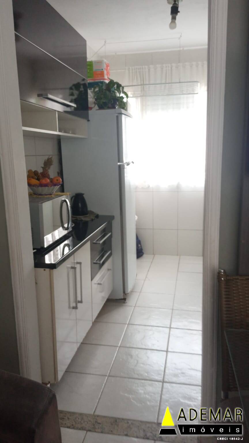 Apartamento à venda com 2 quartos, 50m² - Foto 2