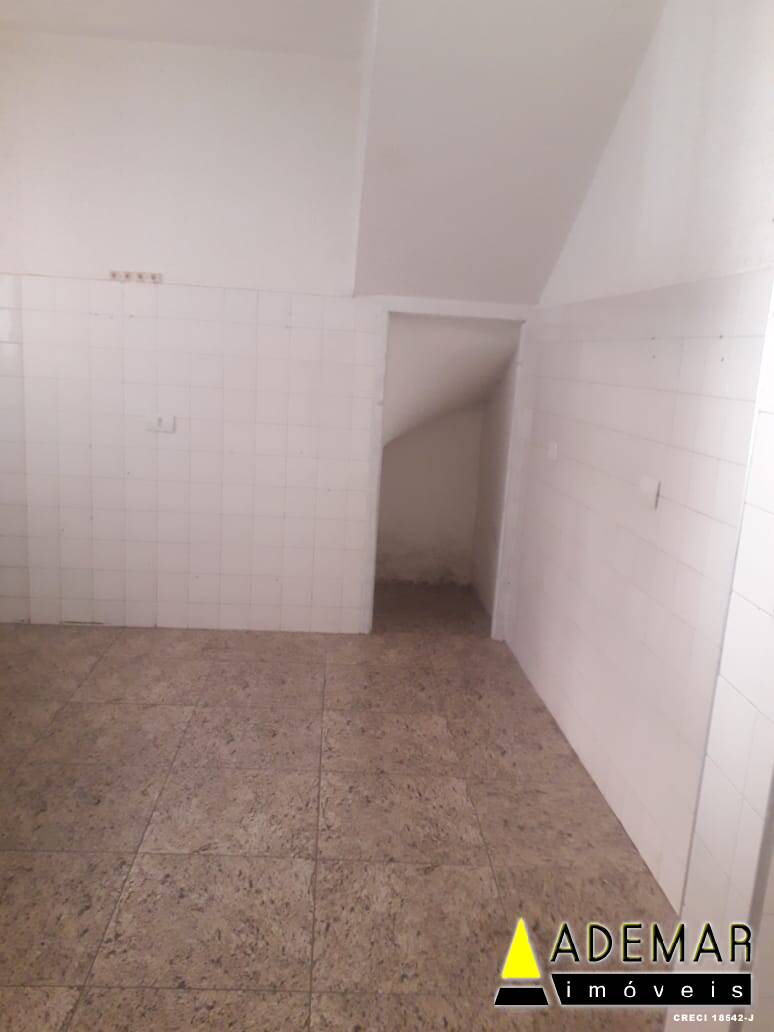 Casa à venda com 3 quartos, 360m² - Foto 4