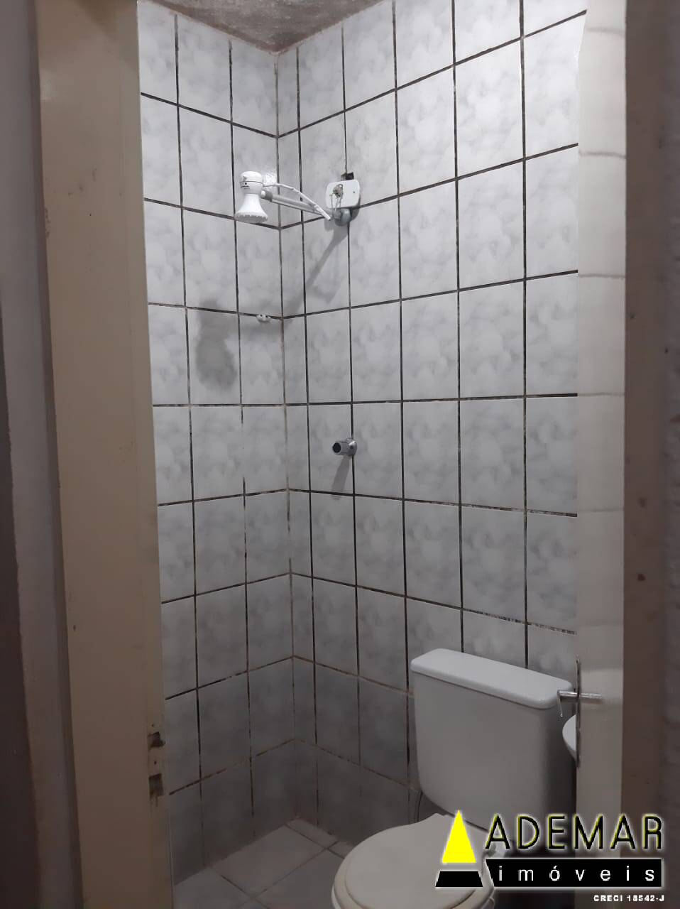 Casa à venda com 7 quartos, 90m² - Foto 1