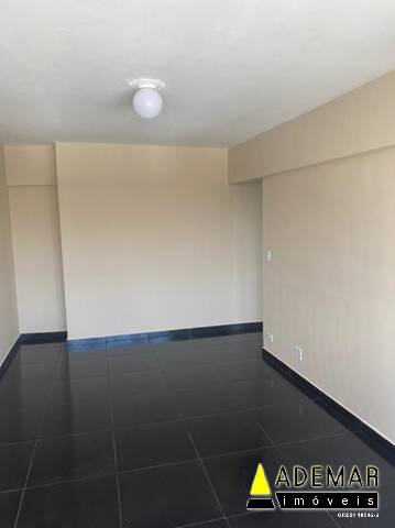 Apartamento à venda com 3 quartos, 97m² - Foto 4