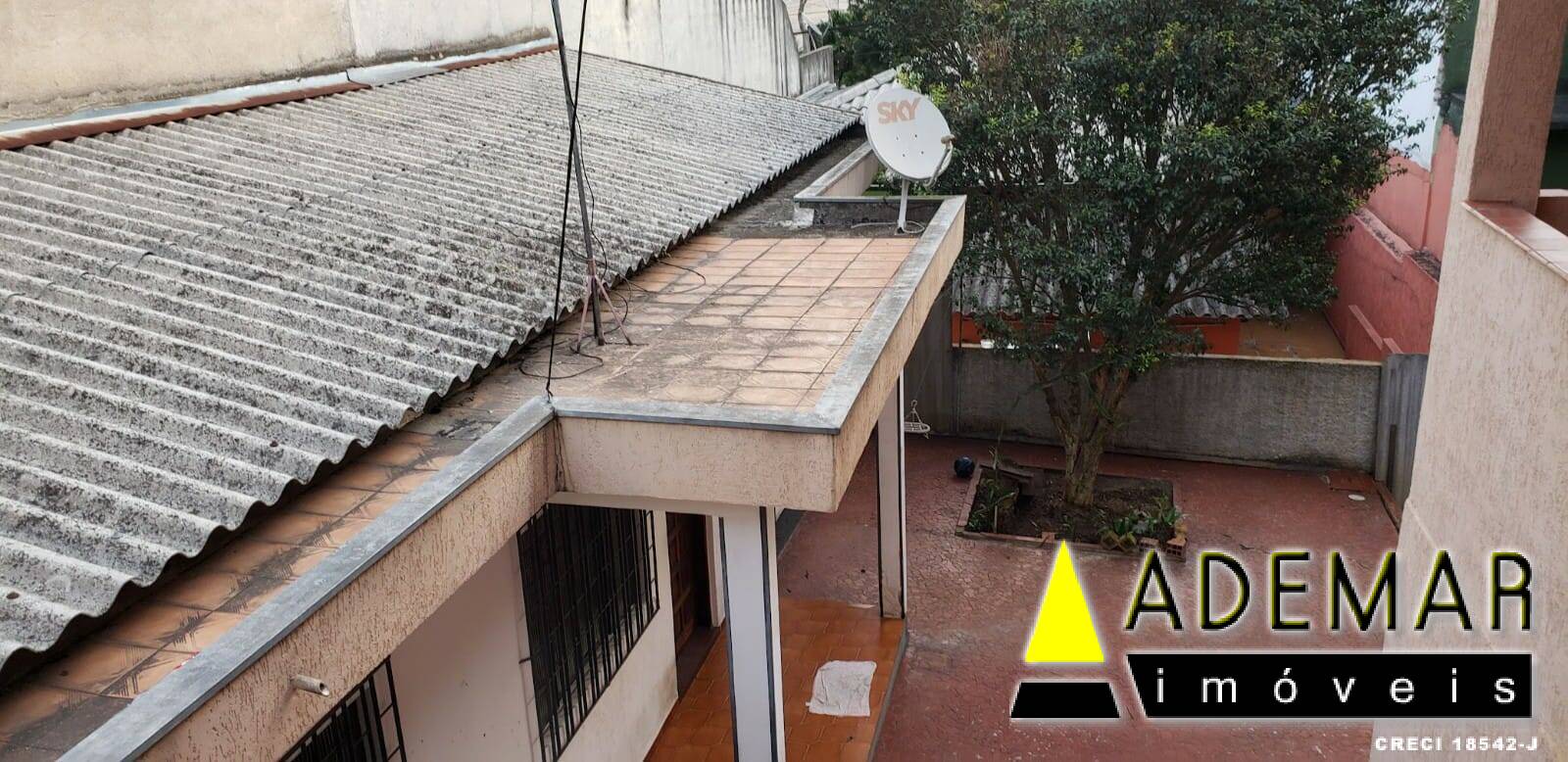 Casa à venda com 2 quartos, 140m² - Foto 1