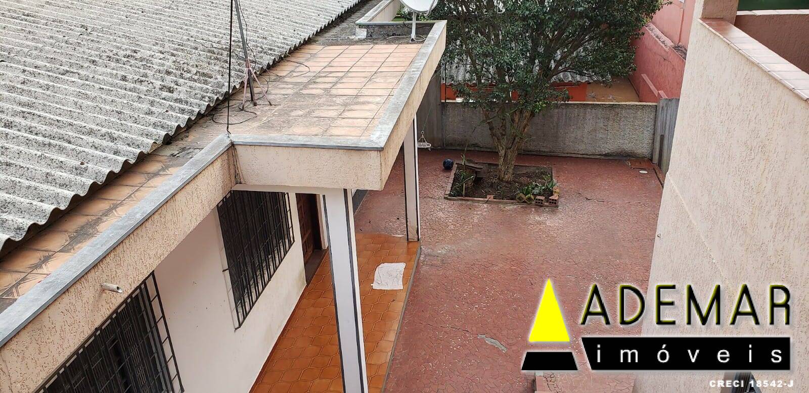 Casa à venda com 2 quartos, 140m² - Foto 2