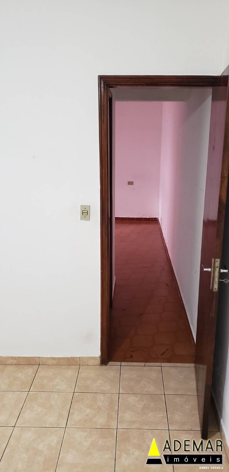 Casa à venda com 2 quartos, 140m² - Foto 4