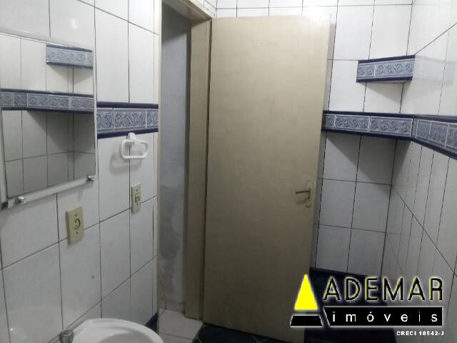 Casa à venda com 3 quartos, 150m² - Foto 1