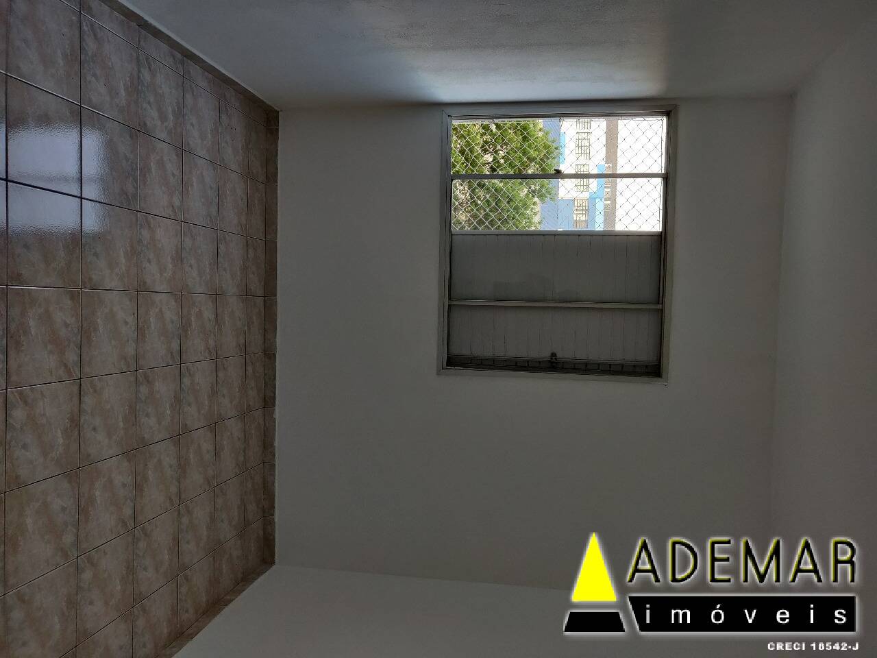 Apartamento à venda com 2 quartos, 60m² - Foto 3