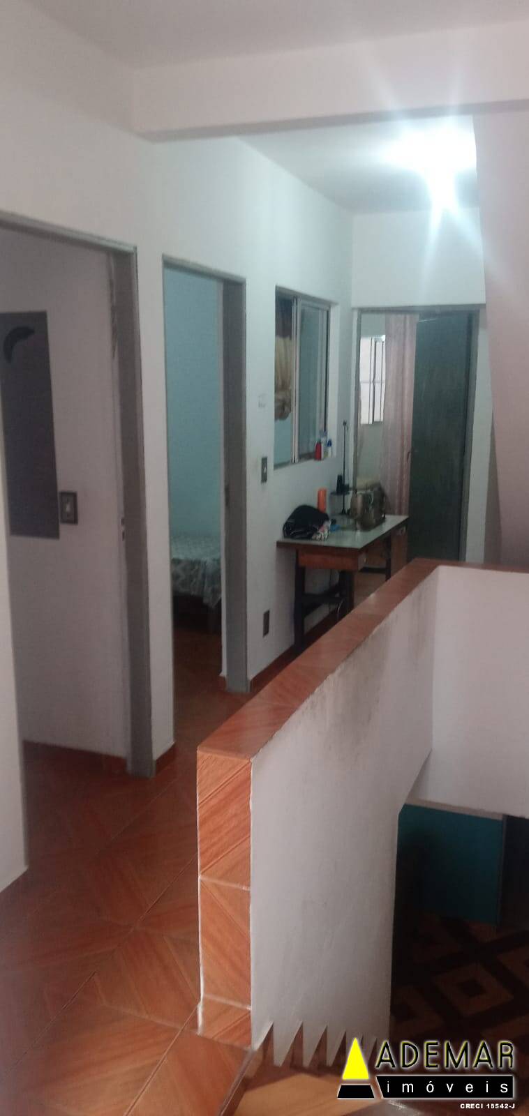 Casa à venda com 3 quartos, 100m² - Foto 1