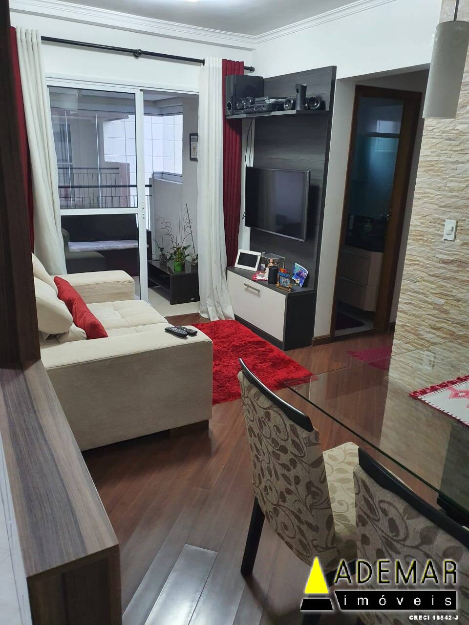 Apartamento à venda com 2 quartos, 63m² - Foto 3