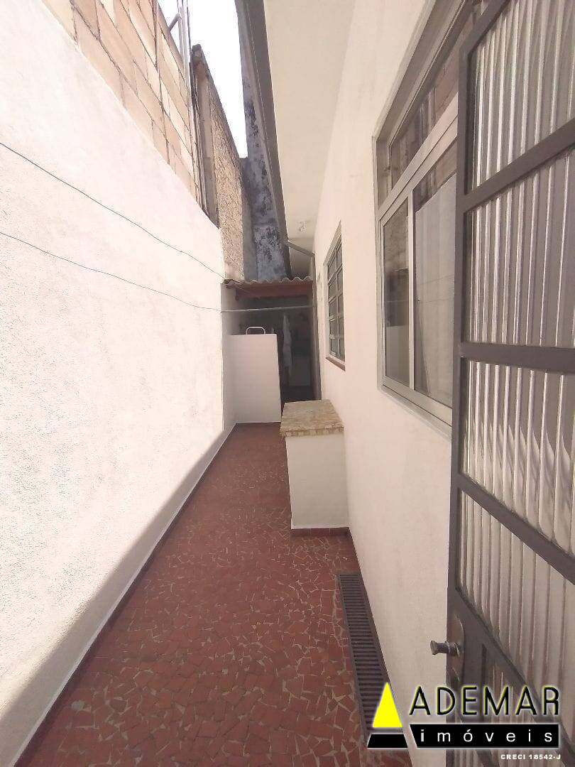 Casa à venda com 2 quartos, 100m² - Foto 4