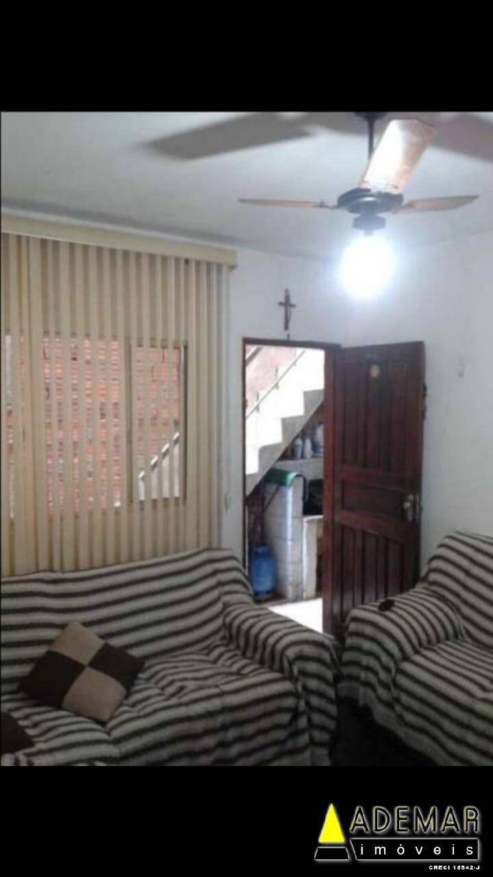 Casa à venda com 5 quartos, 38m² - Foto 3