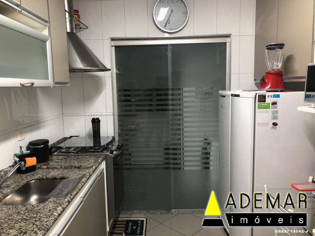 Apartamento à venda com 3 quartos, 103m² - Foto 2