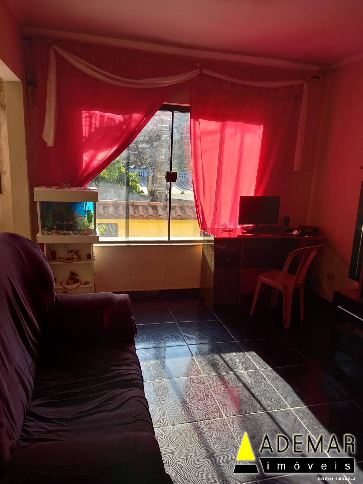 Casa à venda com 2 quartos, 300m² - Foto 4