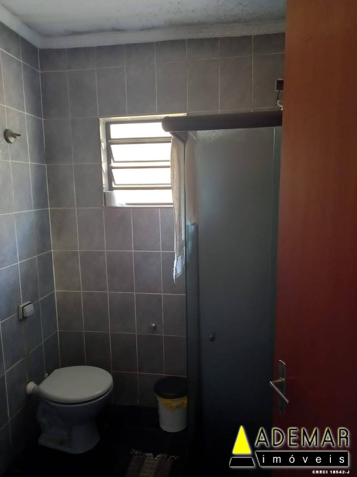 Casa à venda com 2 quartos, 300m² - Foto 8