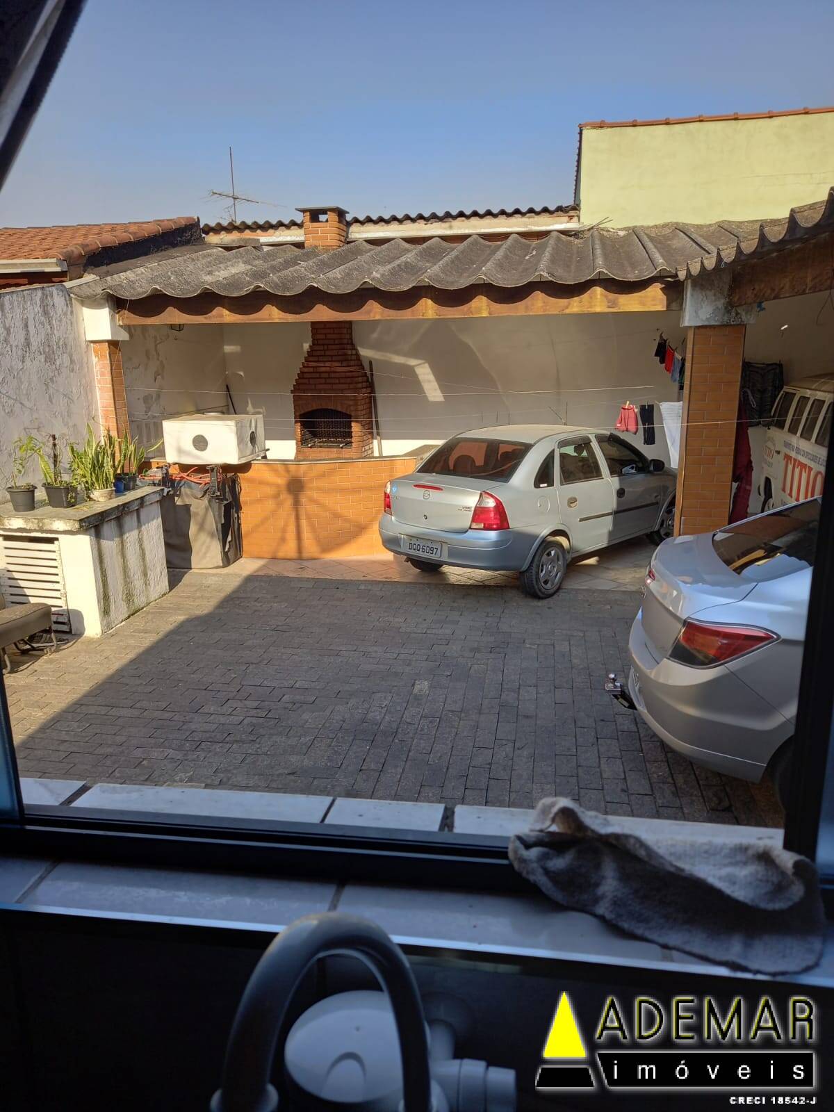 Casa à venda com 2 quartos, 300m² - Foto 1