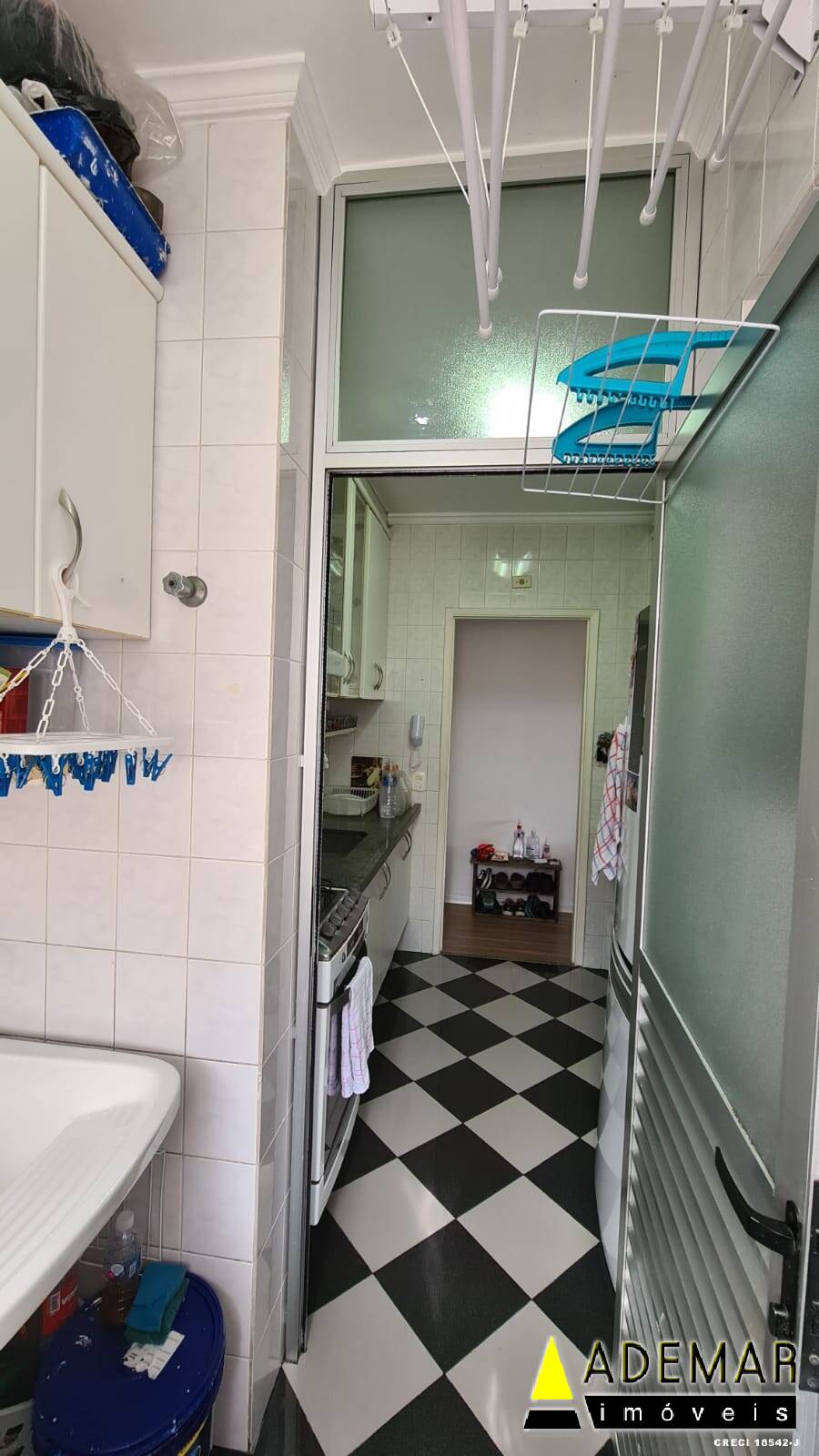 Apartamento à venda com 3 quartos, 65m² - Foto 3