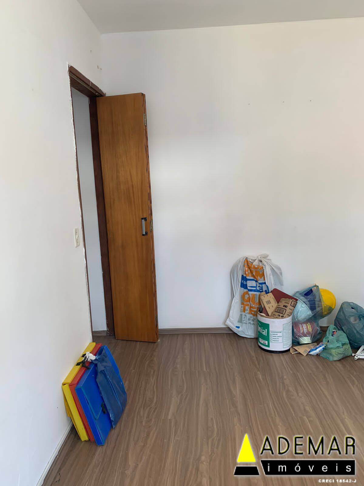 Apartamento à venda com 2 quartos, 62m² - Foto 2