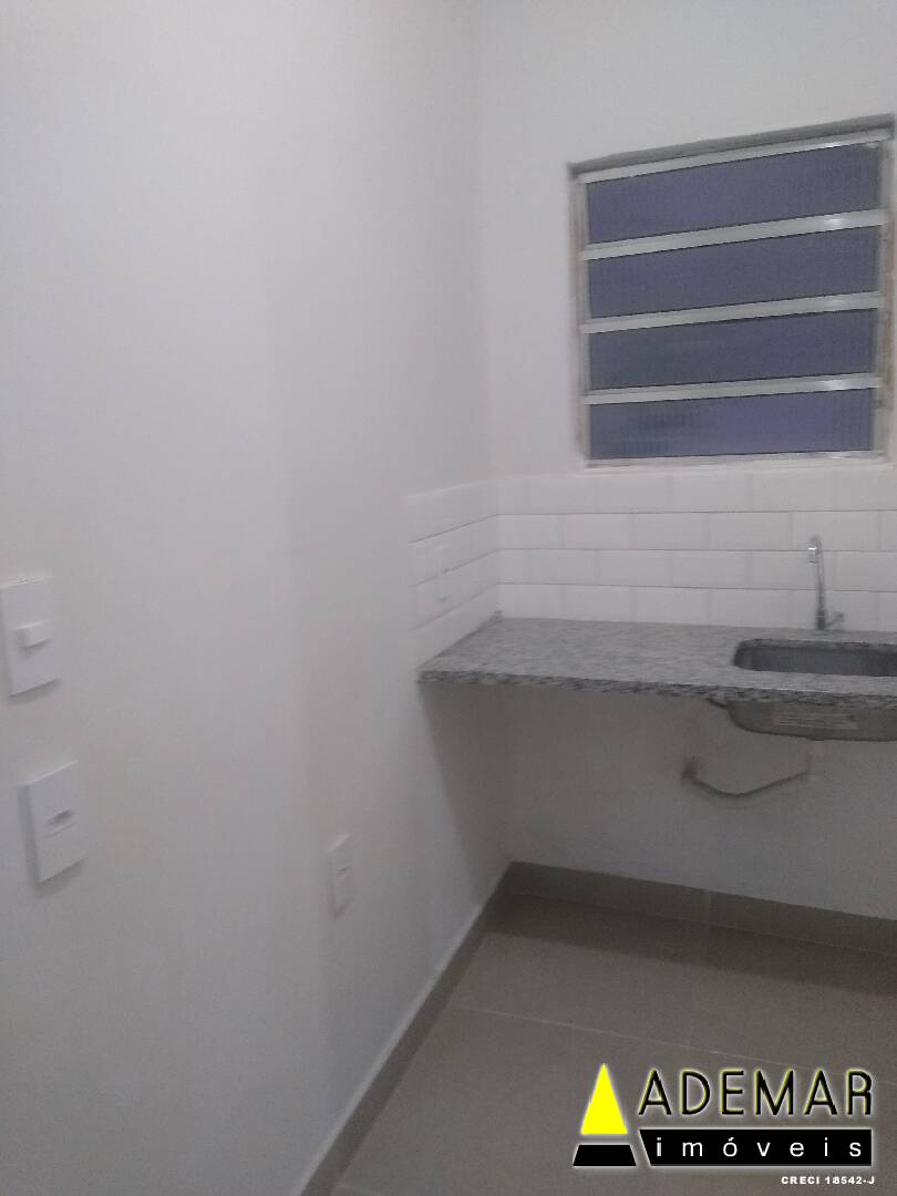 Casa à venda com 5 quartos, 125m² - Foto 4