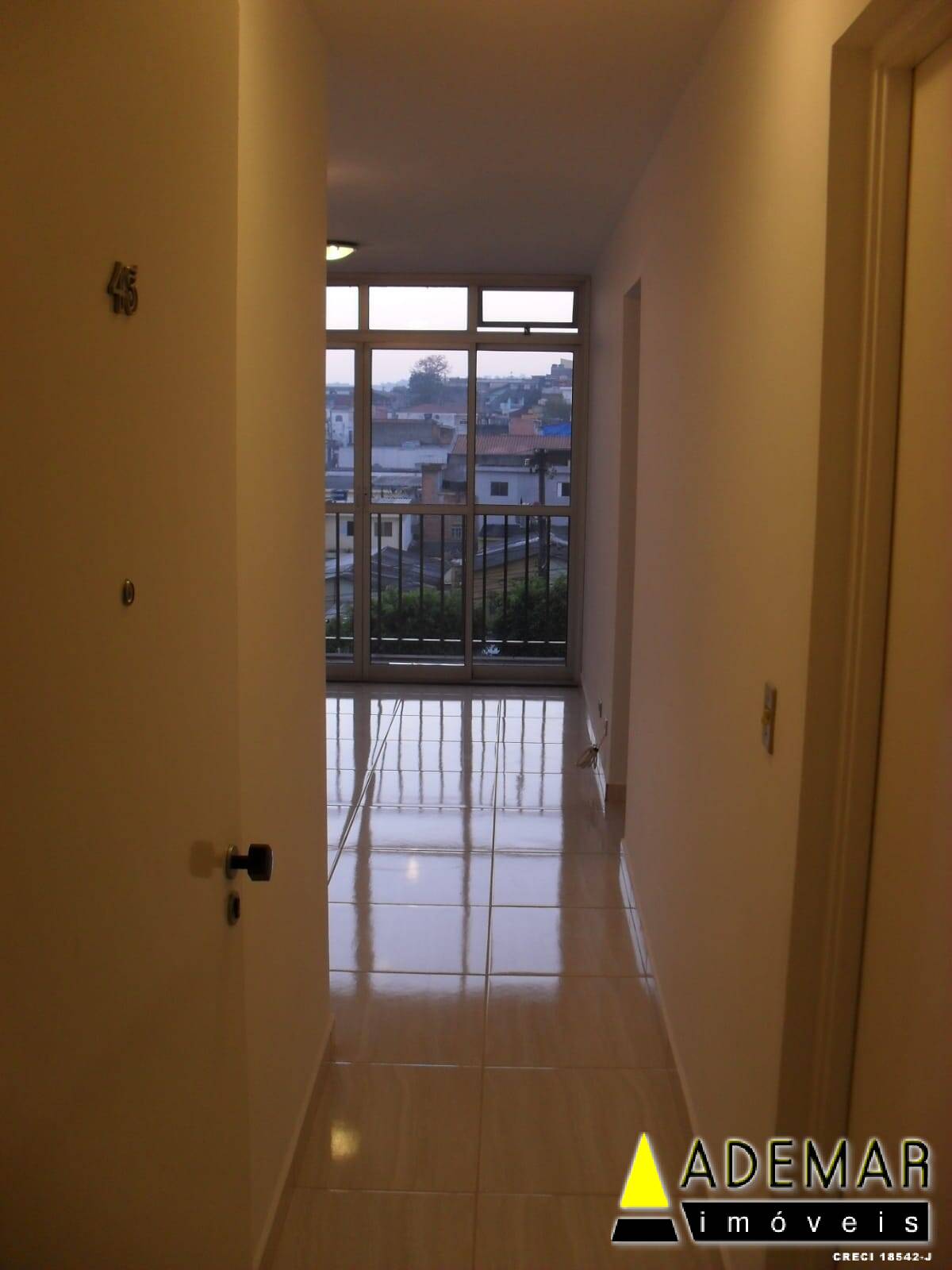 Apartamento à venda com 2 quartos, 56m² - Foto 3