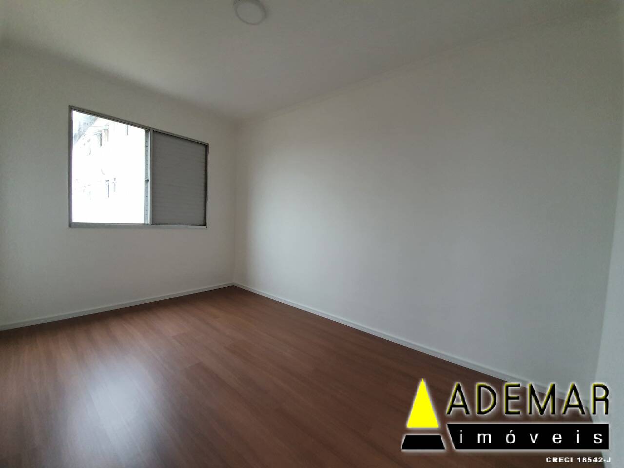 Apartamento à venda com 2 quartos, 55m² - Foto 2