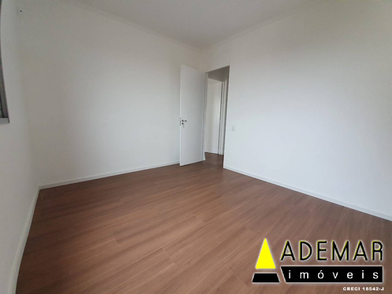 Apartamento à venda com 2 quartos, 55m² - Foto 4