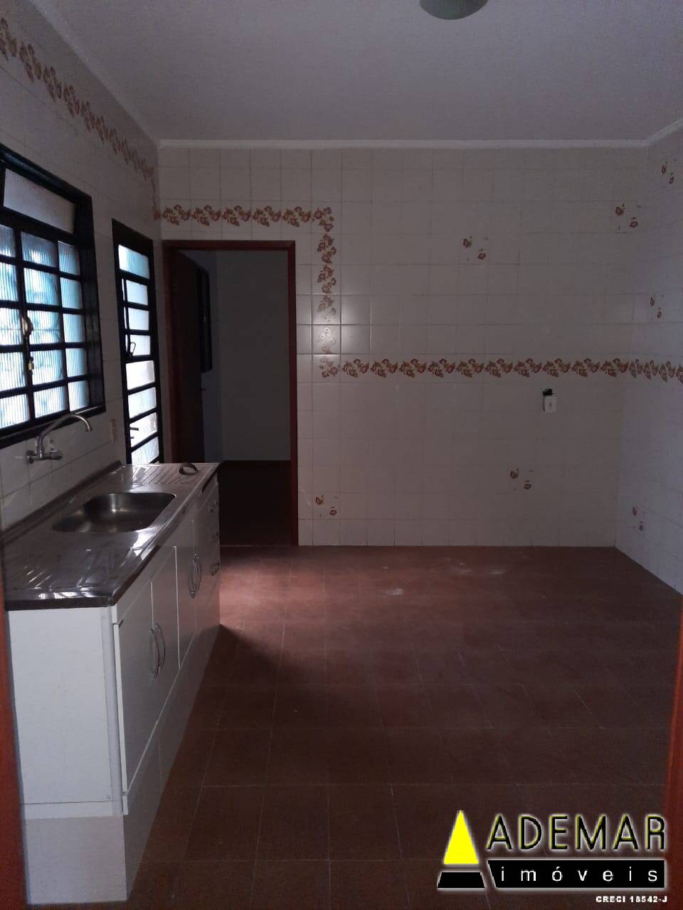 Casa à venda com 2 quartos, 100m² - Foto 5