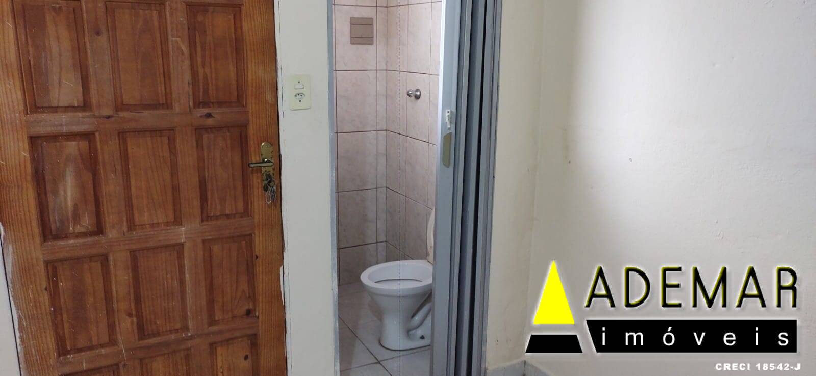 Casa à venda com 3 quartos, 140m² - Foto 1