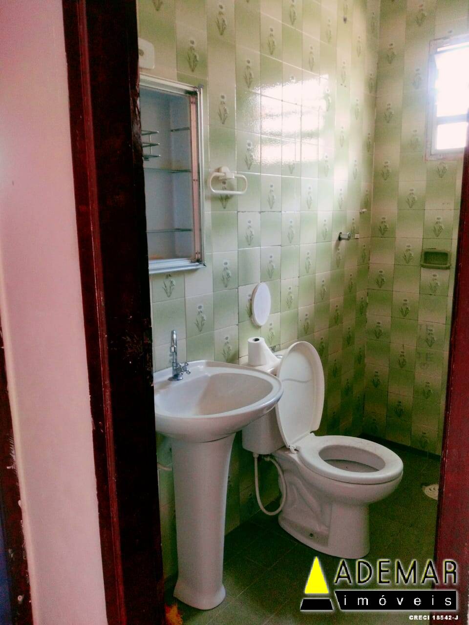 Casa à venda com 2 quartos, 125m² - Foto 2