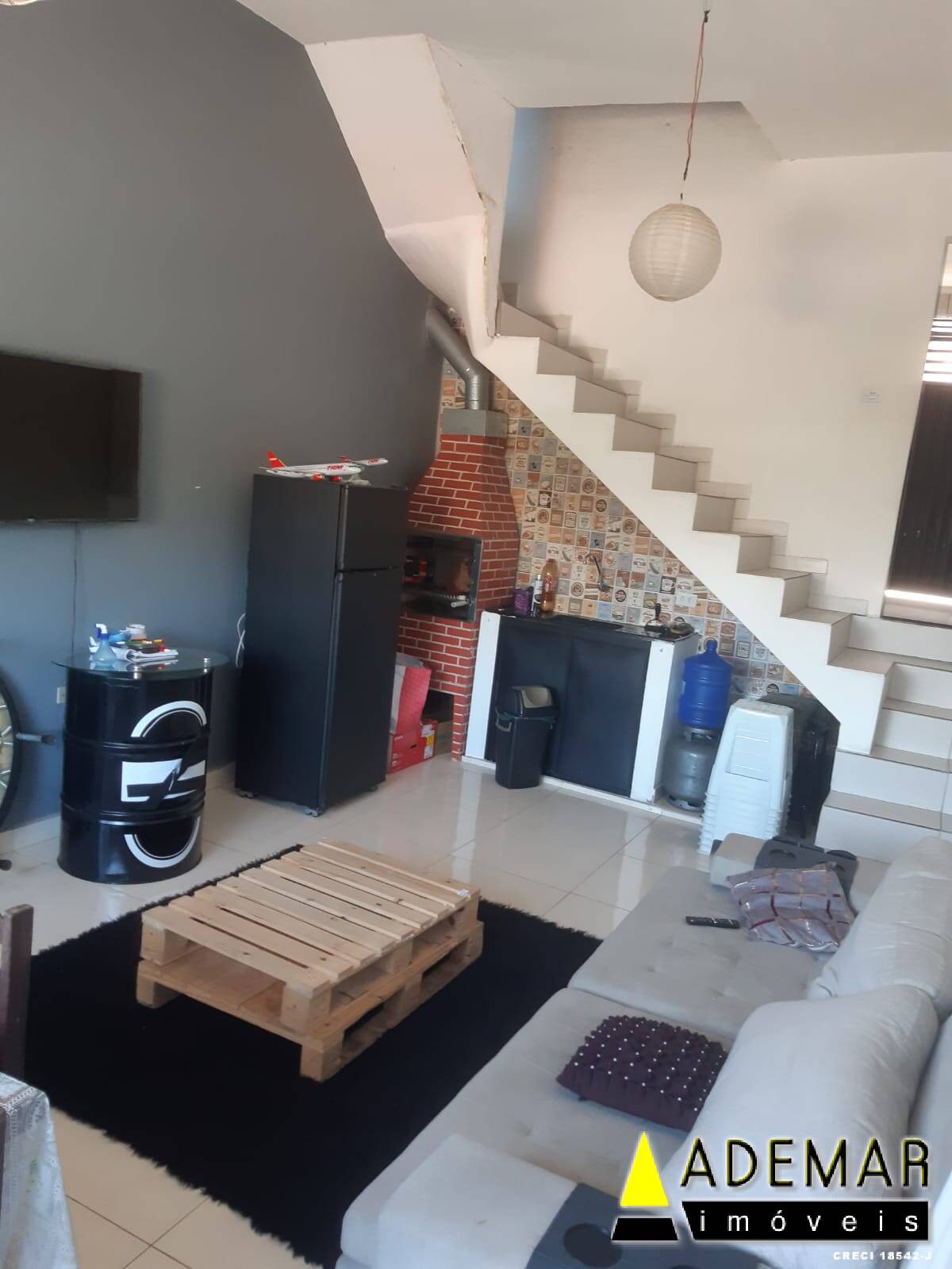 Casa à venda com 2 quartos, 70m² - Foto 2