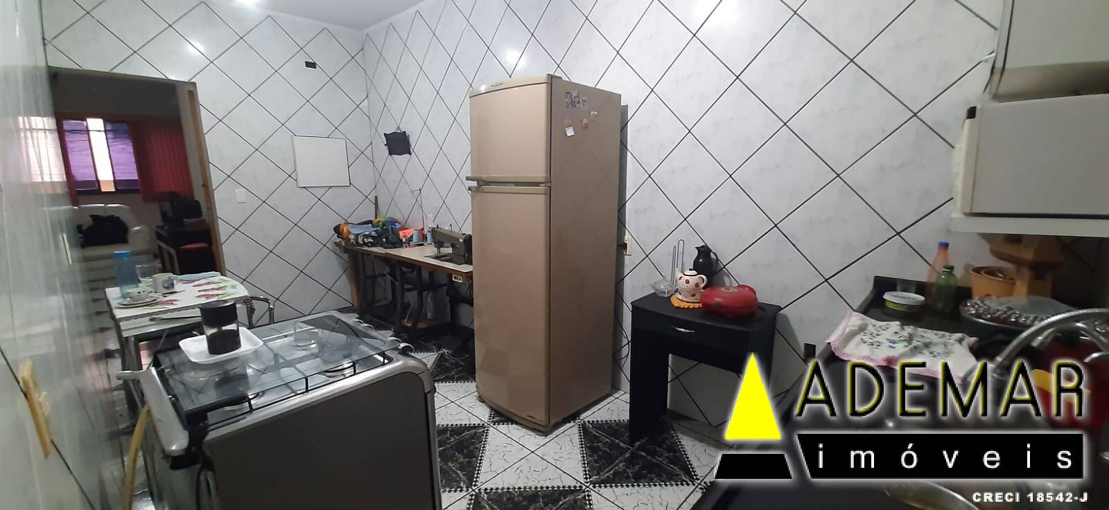 Casa à venda com 3 quartos, 300m² - Foto 5