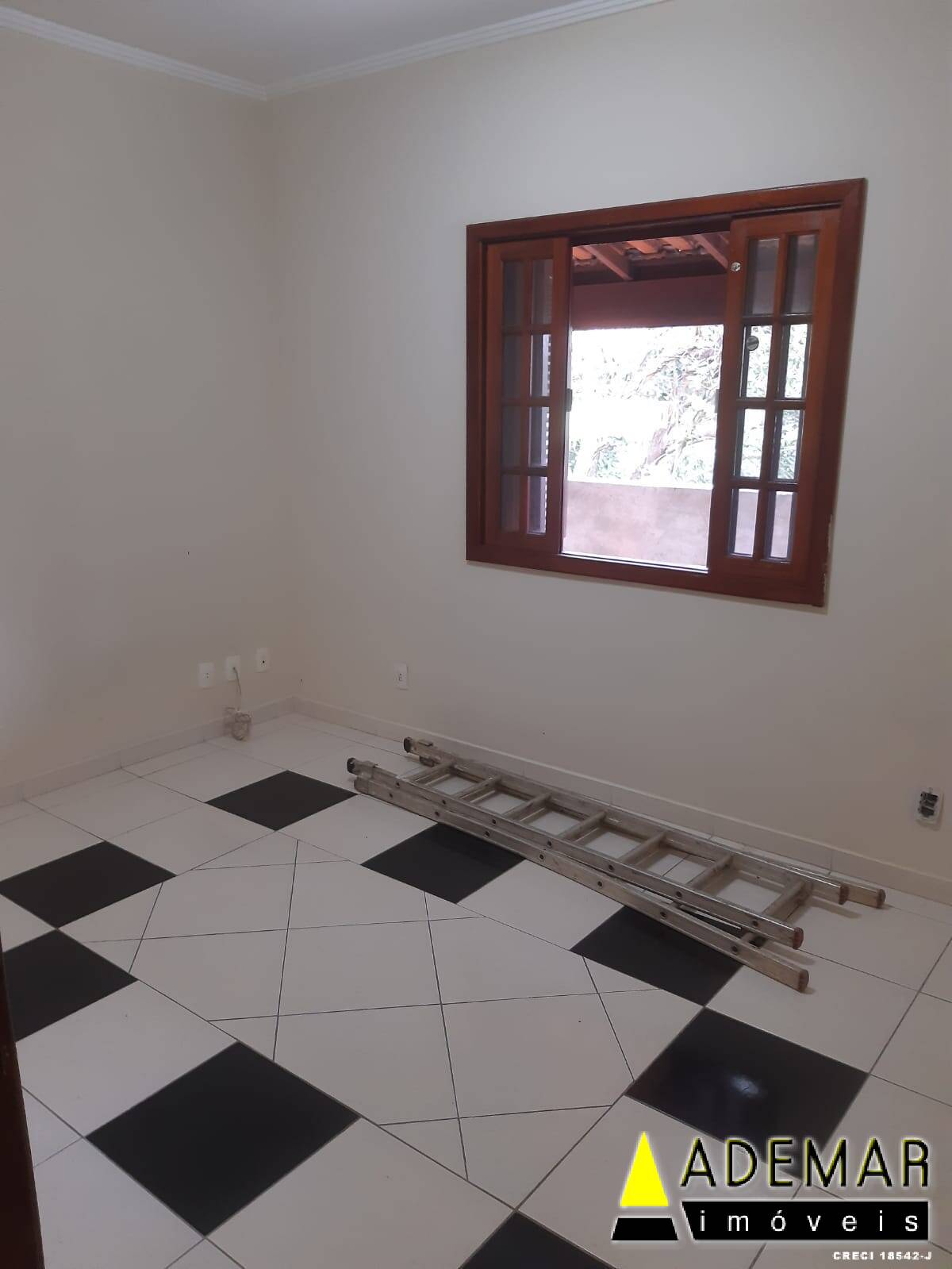 Casa à venda com 3 quartos, 500m² - Foto 7