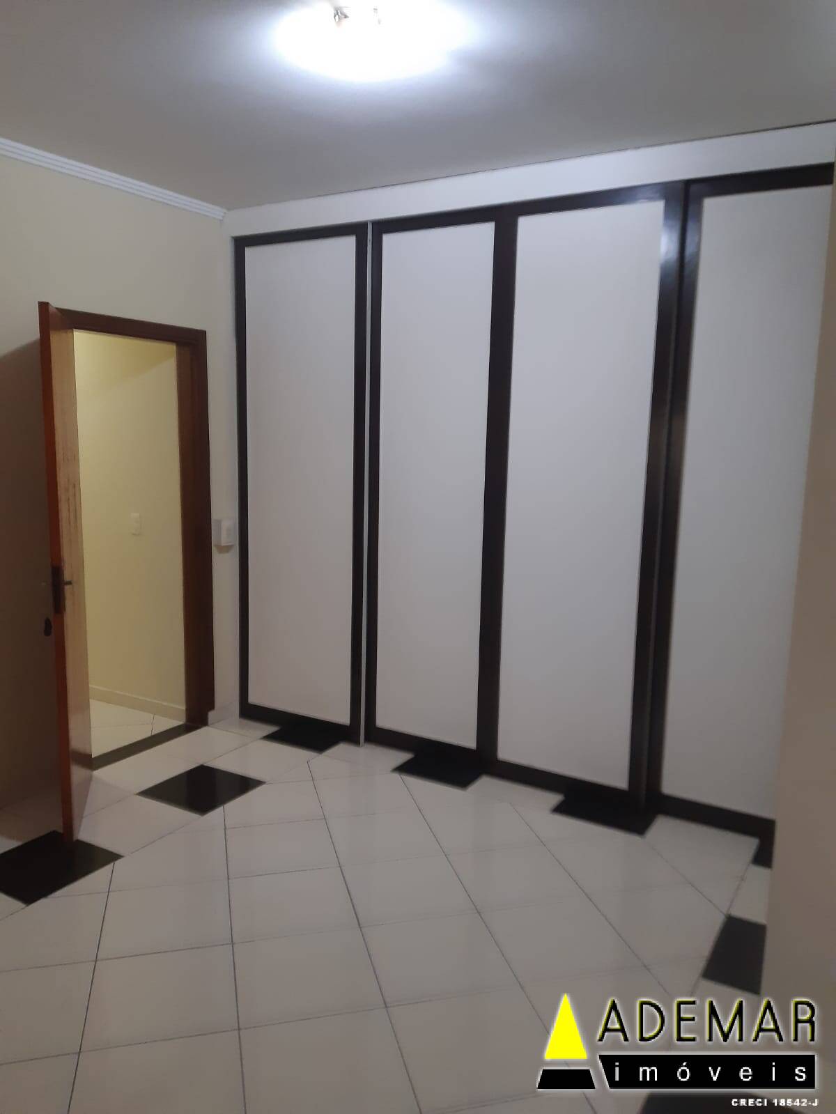 Casa à venda com 3 quartos, 500m² - Foto 12