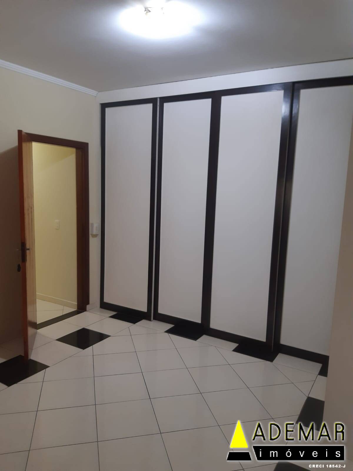 Casa à venda com 3 quartos, 500m² - Foto 10